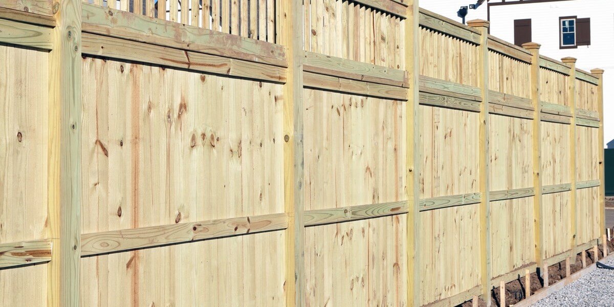 Remove Graffiti from vinyl wood fence